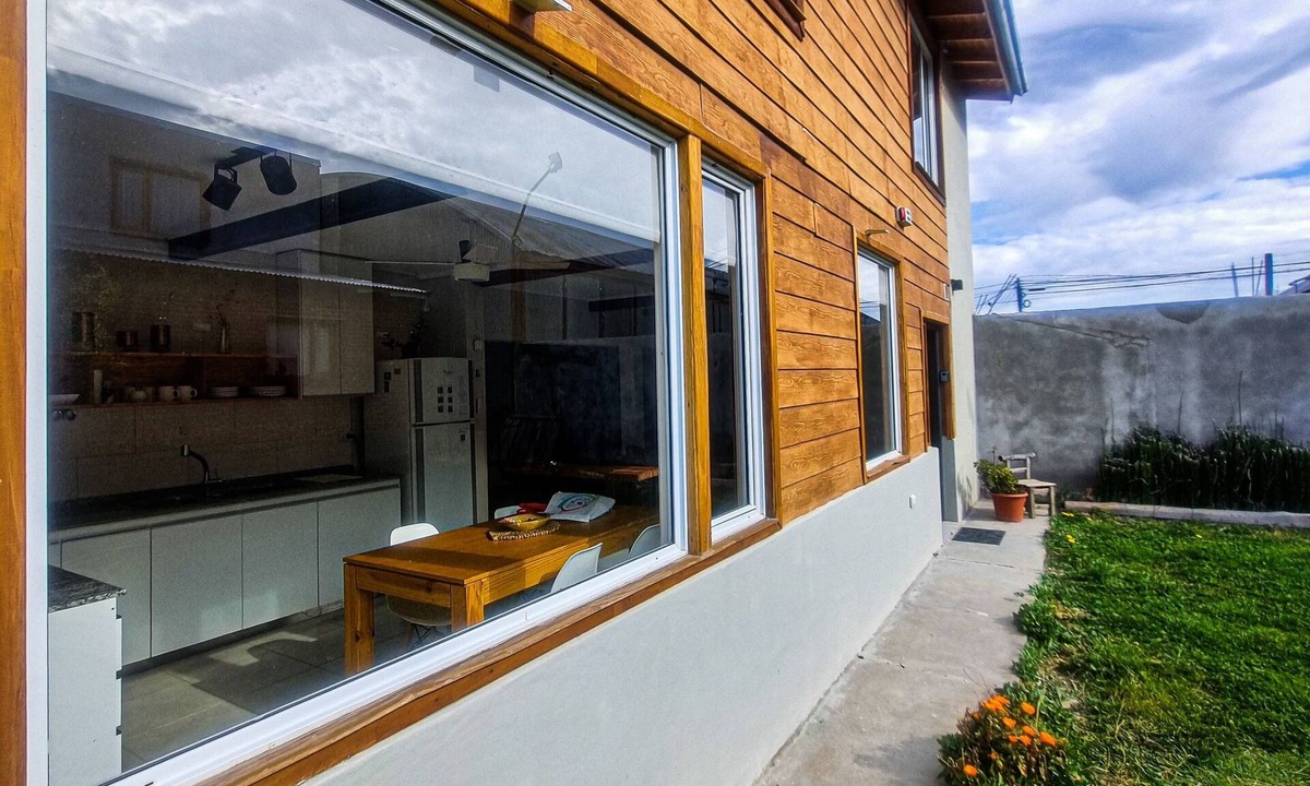 Esquel House | Charming 2-bedroom house in tranquil Esquel with WiFi