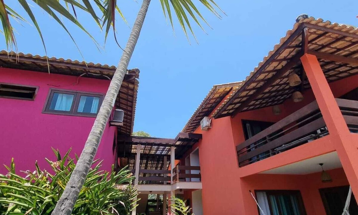 Arraial d'Ajuda Apartment | Charming beachfront apartment in Arraial d'Ajuda, with a swimming pool.