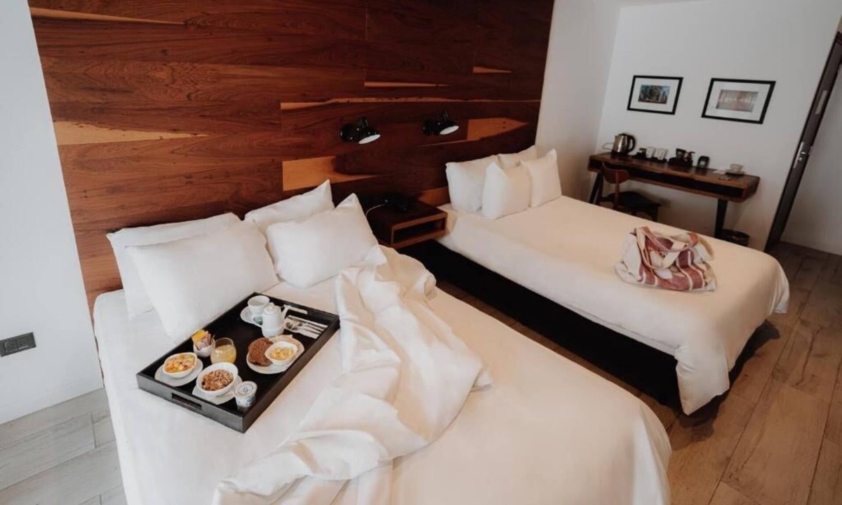Rio Cuarto Hotel | Charming City View Unit | Hot Tub, Sauna & 2 Pools | 0.4 Mi to Asian Art Center