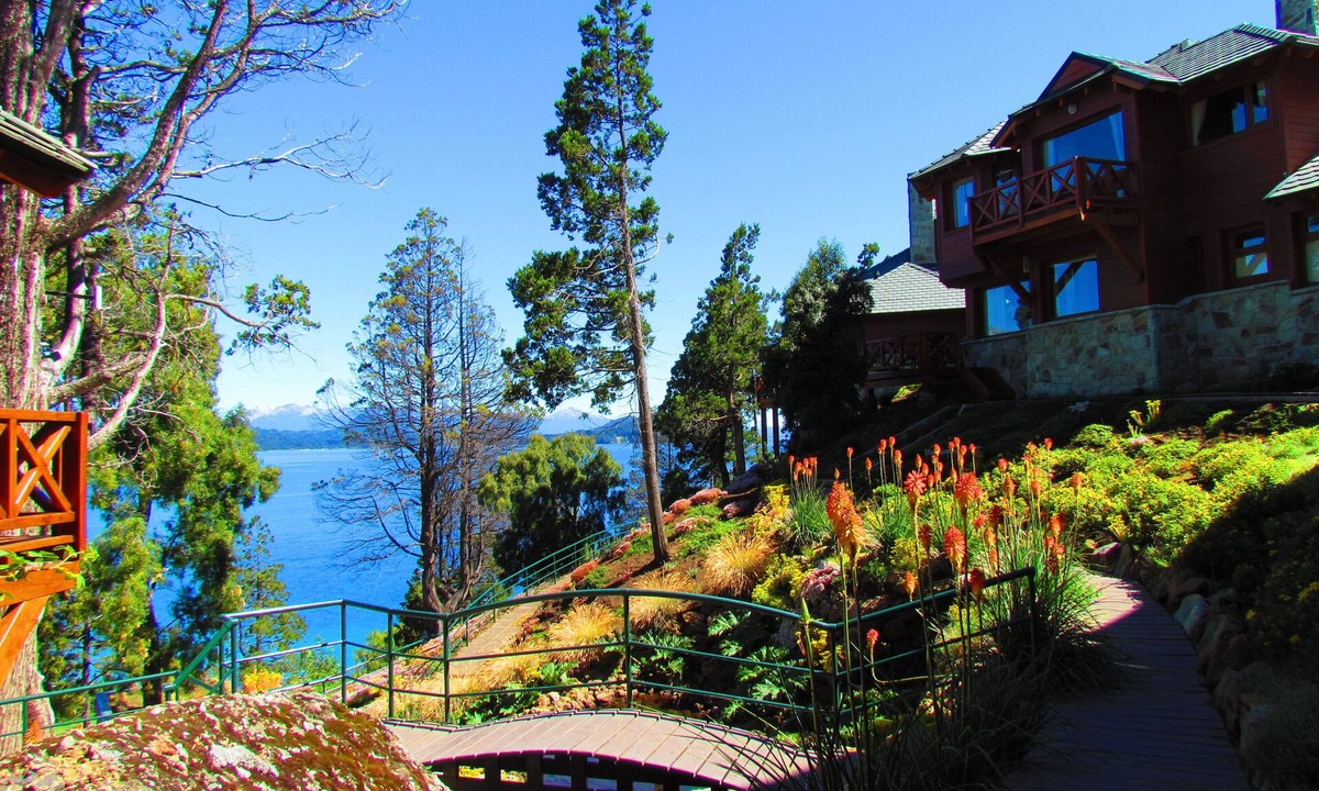 Playa Bonita Hotel | Charming Residences & Suites with Private Spa