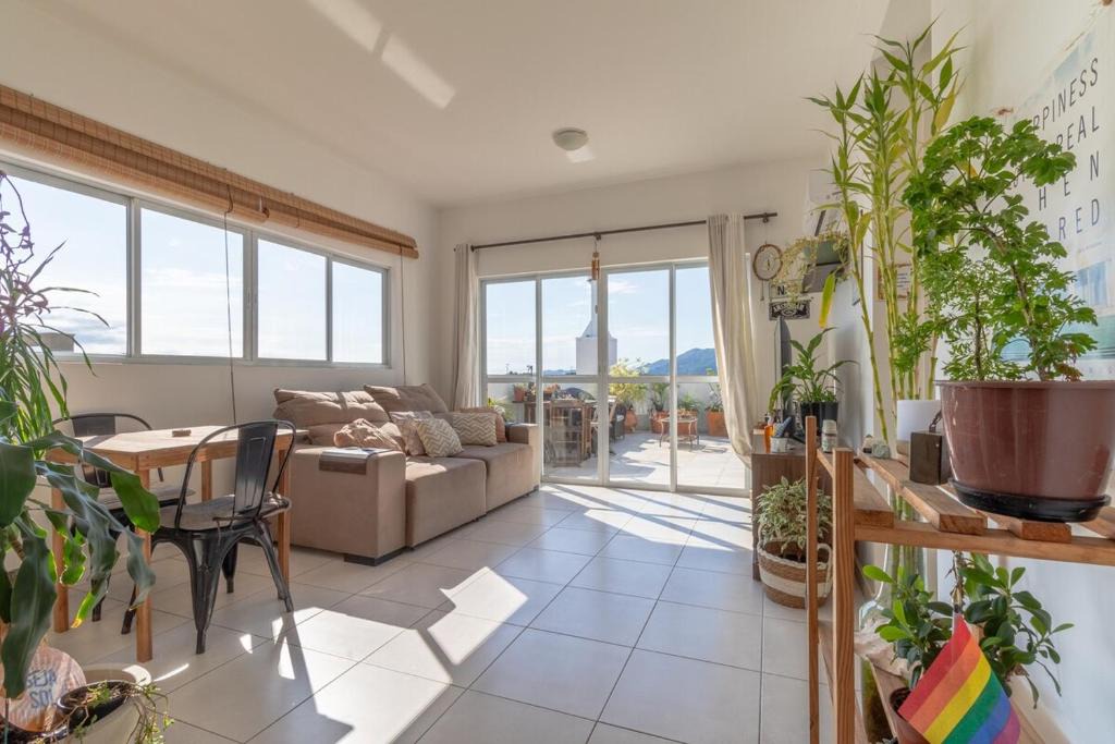 Alto Ribeirao Leste Apartment | Cobertura com vista incrível em Florianópolis