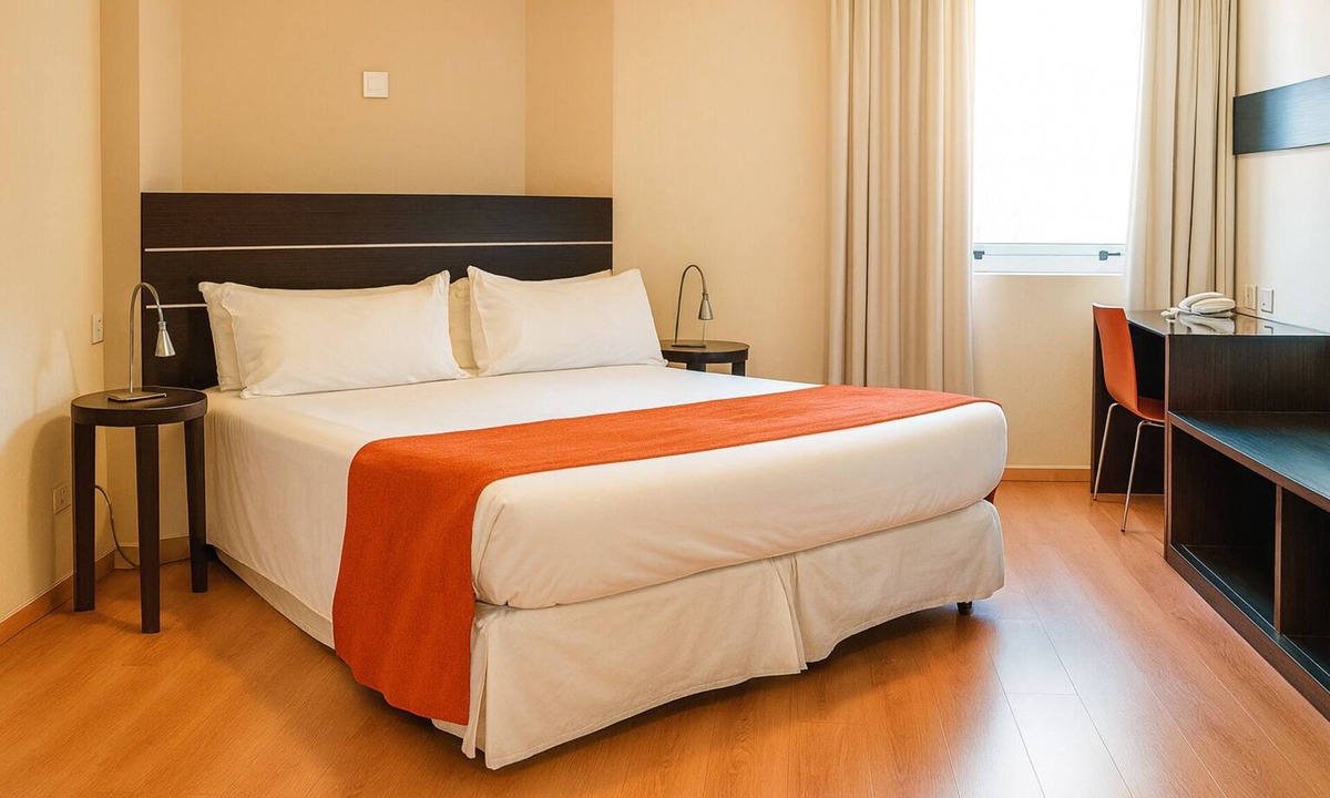 El Centro Hotel | Comfort and Convenient Stay, Centrally Located! Close to Plaza de Mayo Square