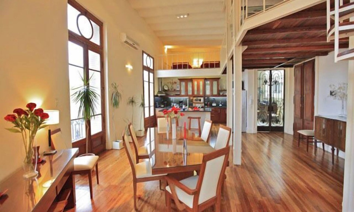 San Telmo Apartment | Comfort , Spacious, Bright, 4 bdrm 3 bath, Great Reviews