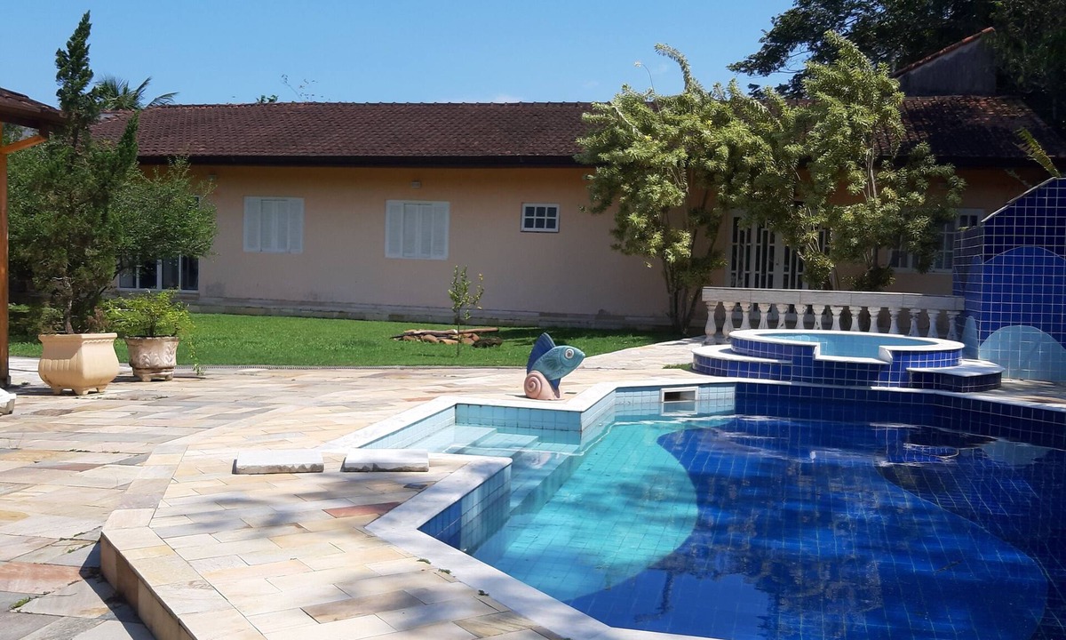 Morada da Praia House | Condominium on the North Coast, 1,000 meters from the beach, Boraceia, with a pool, hot tub, pool table, and natural surroundings