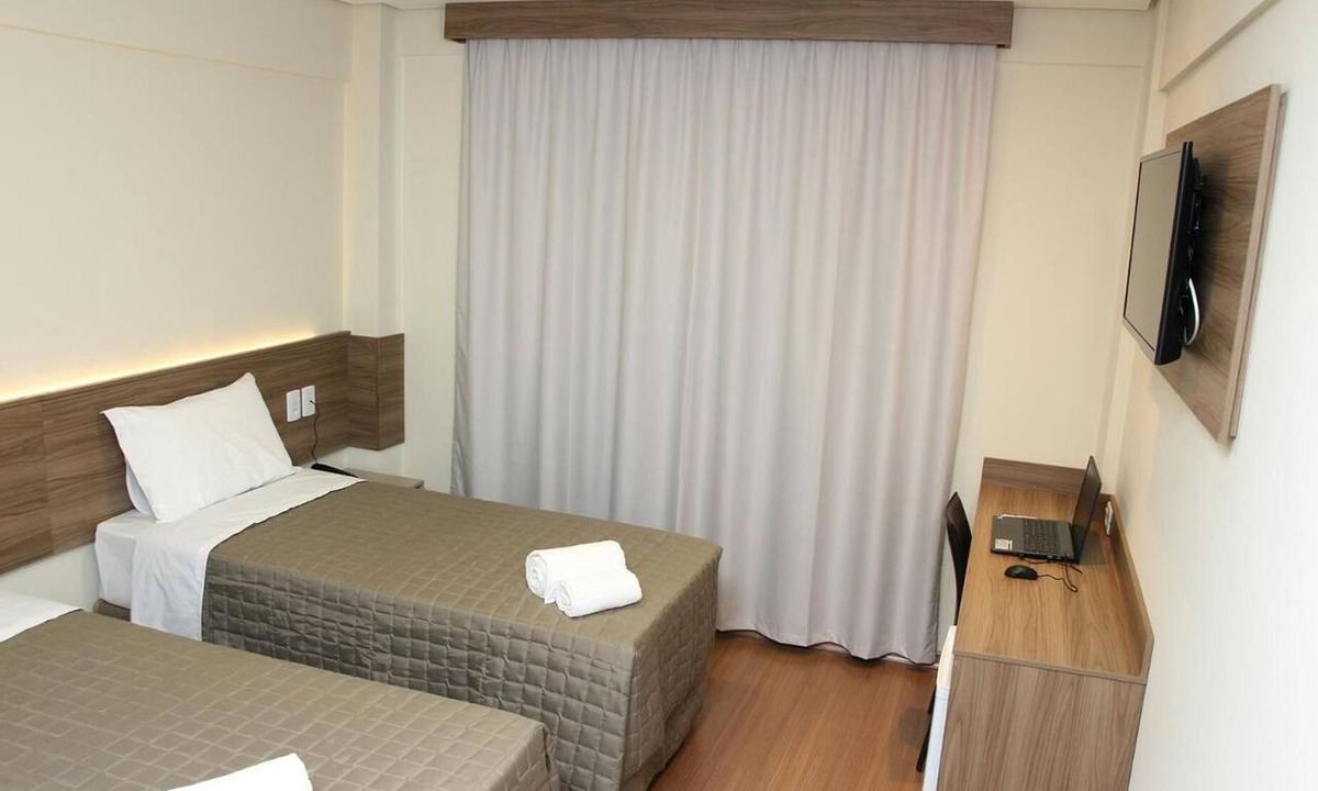 Nova Andradina Hotel | Convenient Room Near Praça Elza Carielo de Morais Laurenti – 1.2 Miles Away
