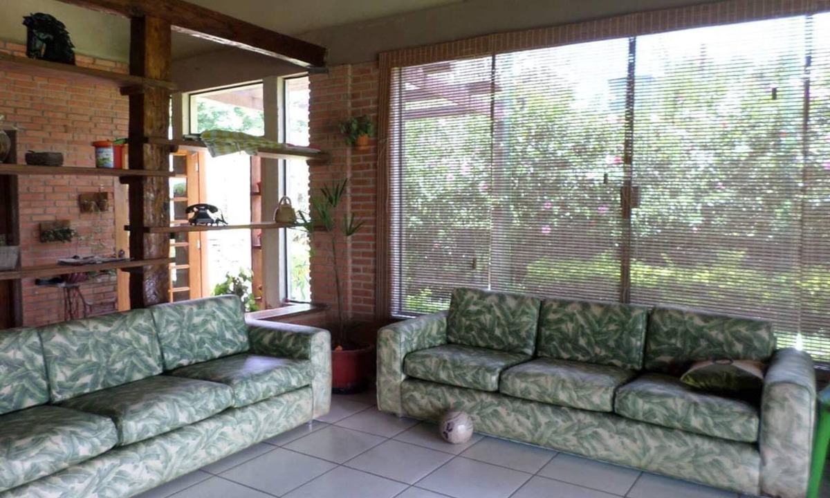 Sorocaba House | Country house in a gated community.
