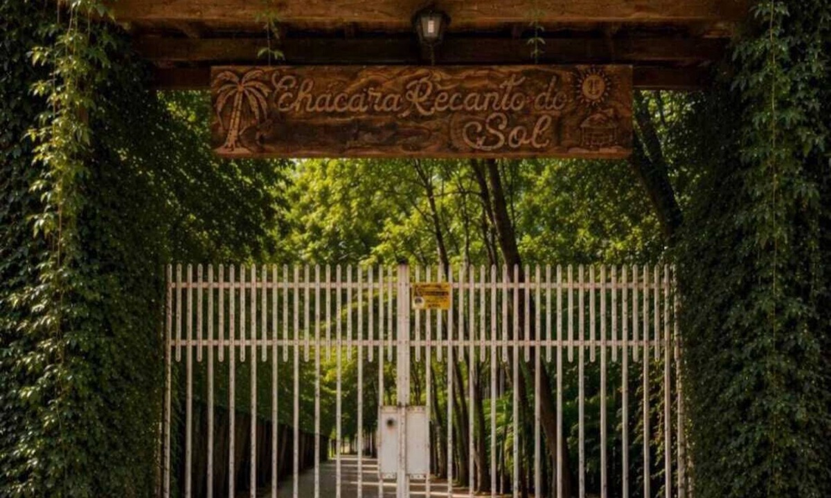 Cruzeiro House | Country house in Cruzeiro, SP, with pool, gourmet area and leisure facilities near Canção Nova.