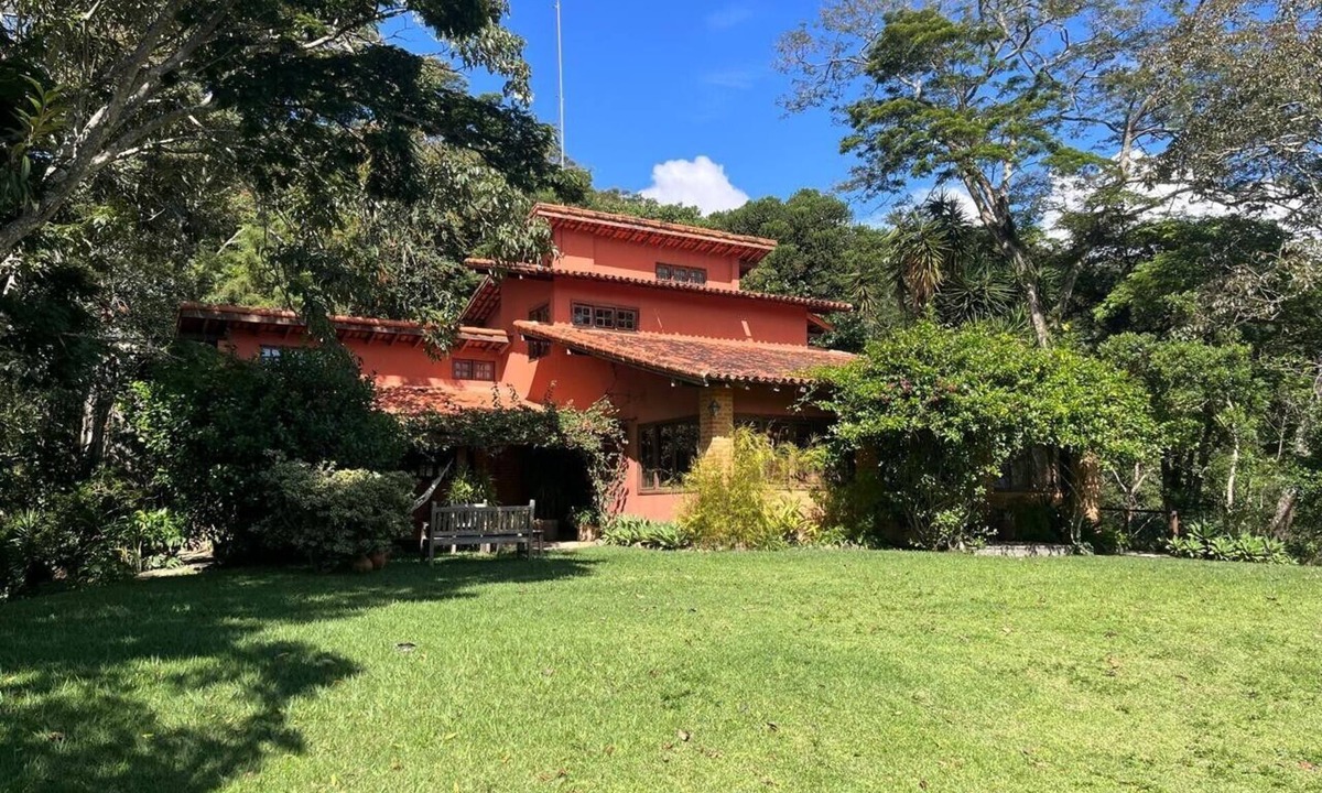 Posse House | Country house with 4 bedrooms, 20 minutes from Itaipava, in a gated community.