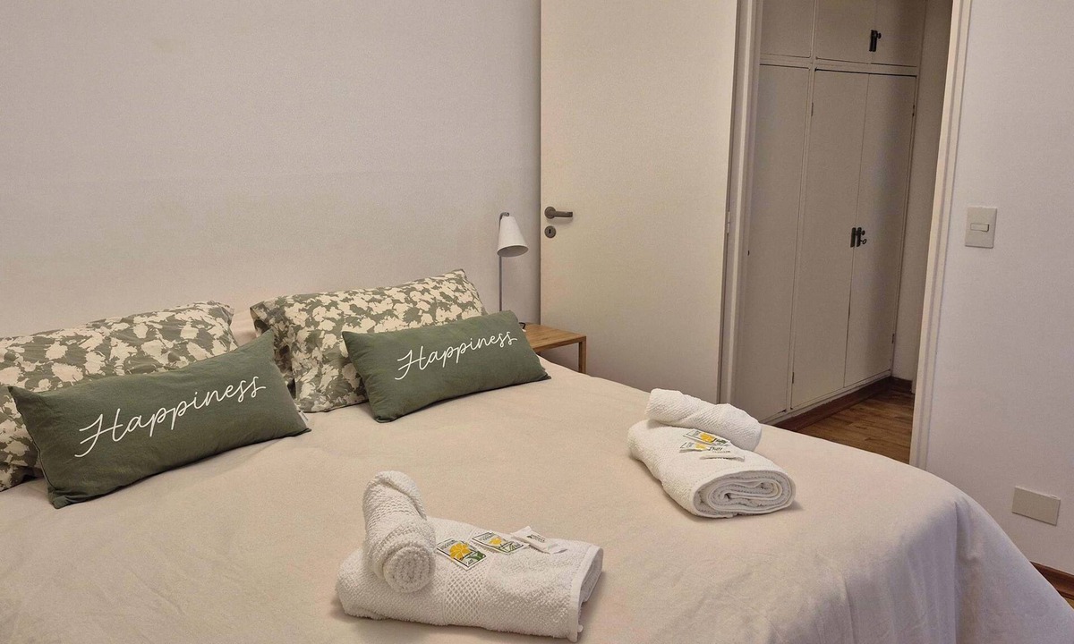 Colegiales Apartment | Cozy Colegiales Apartment with Balcony | depptö