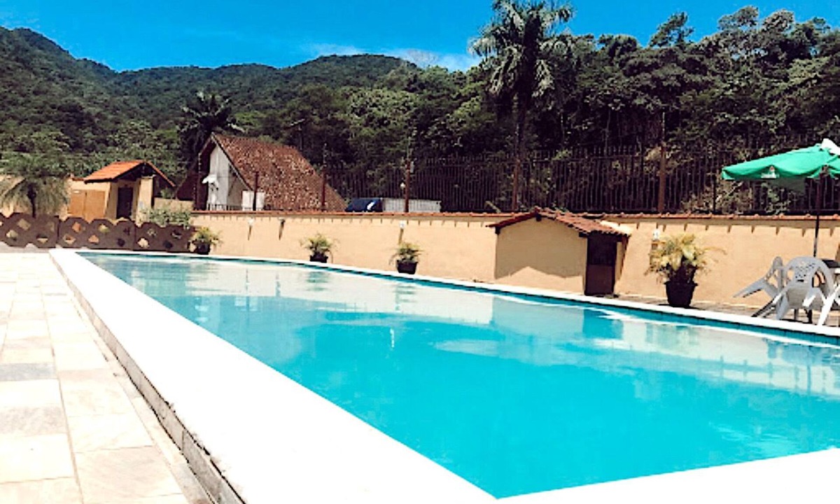 Ubatuba Ski Chalet | Cozy COTTAGE with a SWIMMING POOL. A heavily forested region