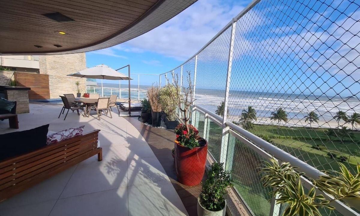 Riviera de Sao Lourenco Apartment | @cyclinn.natureza | Cobertura com vista praia