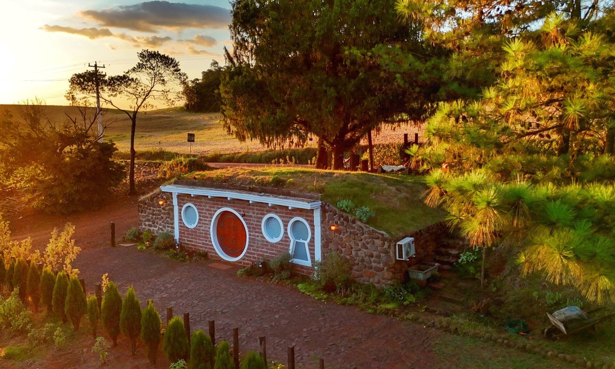 Condor House | Cypress County - Hobbit Themed Lodging