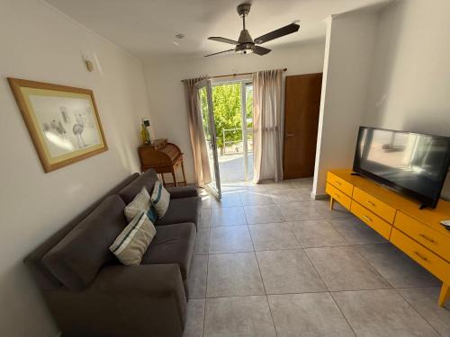 General Pico Apartment | Departamento 102 planta alta