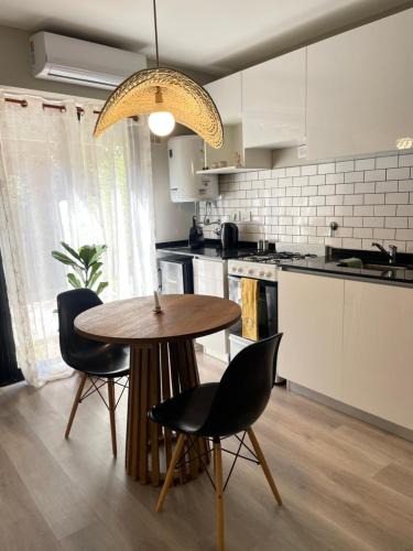 Rosario Apartment | Departamento en Pichincha R64bis