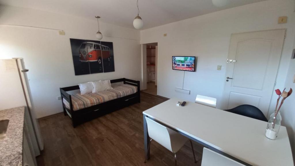 La Plata Apartment | Depto calle 18 - soleado y con balcon