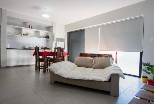Maipu Apartment | Depto del Bosque, 4 personas, patio, cochera cubierta ,parrilla