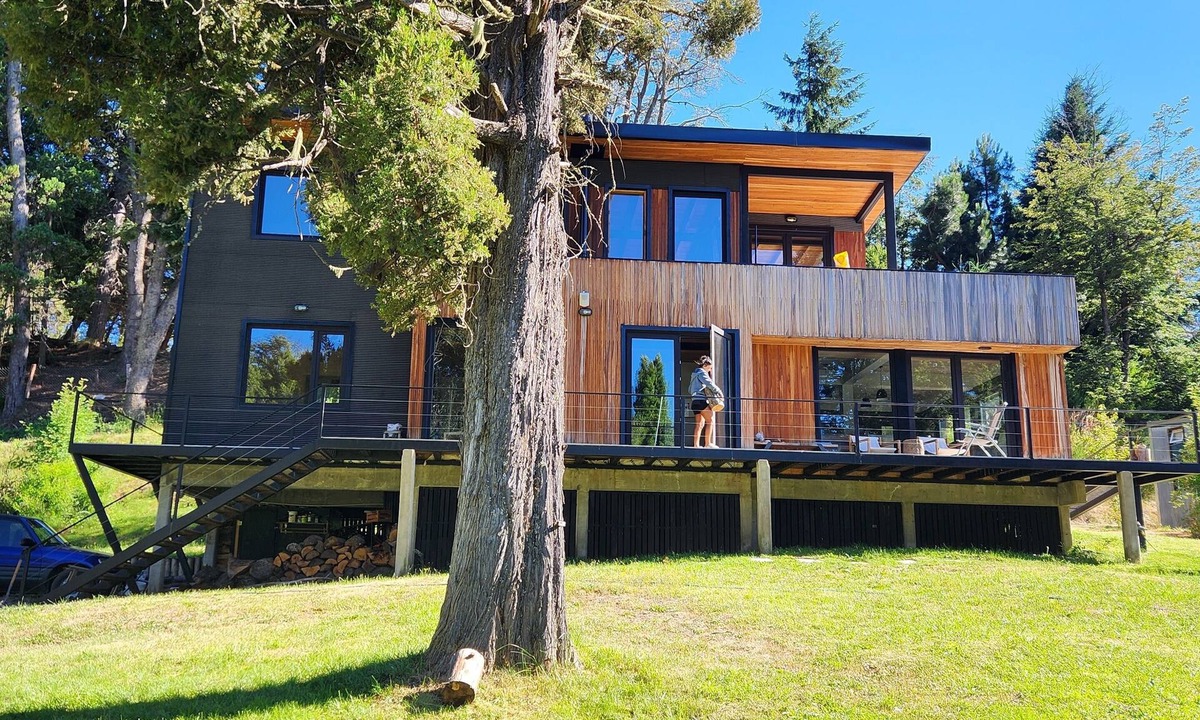 Playa Bonita House | Designer house in a natural setting.