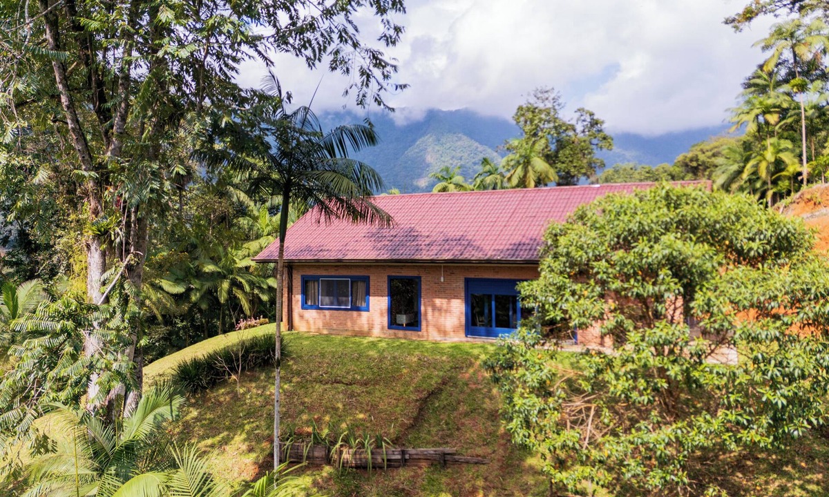 Joinville Cottage | Dona Bela Farm – Forest view and barbecue area