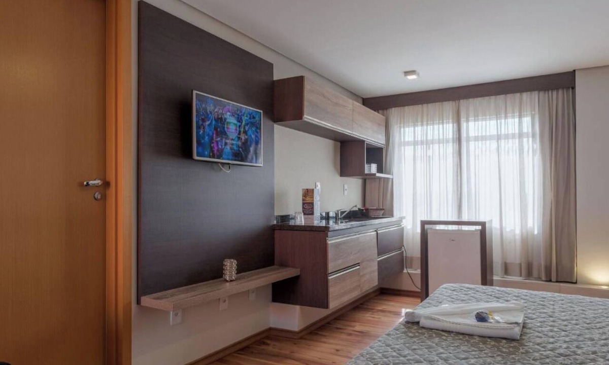 Telemaco Borba Hotel | Downtown Escape | 0.25 mi to Horácio Klabin Square + Dining & City Strolls