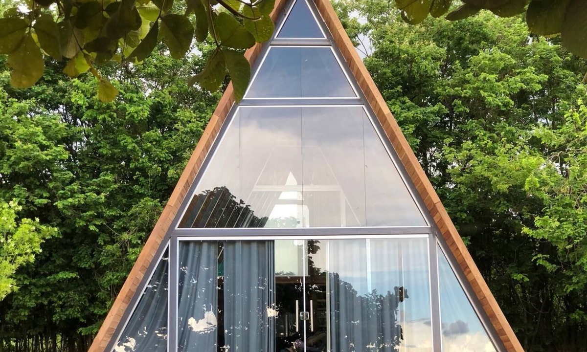 Mateus Leme Cabin | Dream Cabin! The Chalé Experience frame house!