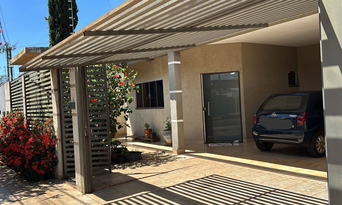 Rio Verde House | Each spacious exit leads to technoshow.