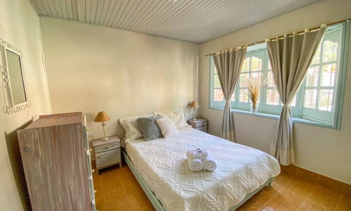 Lujan de Cuyo Apartment | El Nogal, Acogedora Cabaña con Jardín y Cochera