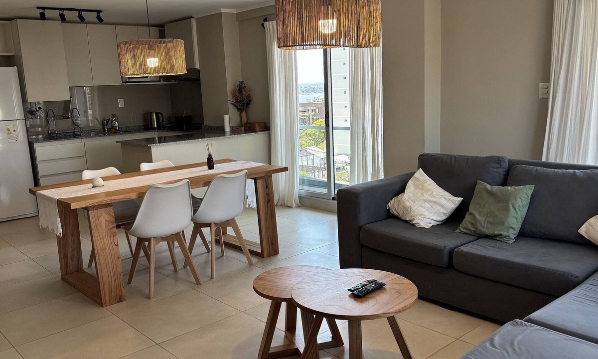 Posadas House | Elegance and comfort with a swimming pool and river views