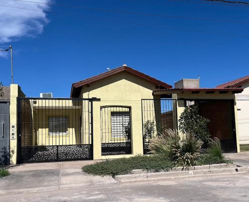 Rivadavia House | Entre Montañas