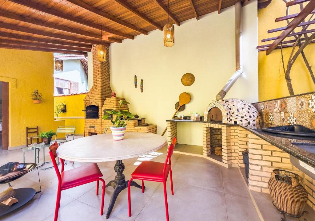 Carapicuiba House | Espaço gourmet e home-office na Granja Viana