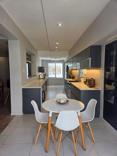 San Juan House | Espectacular Casa con pileta y jacuzzi