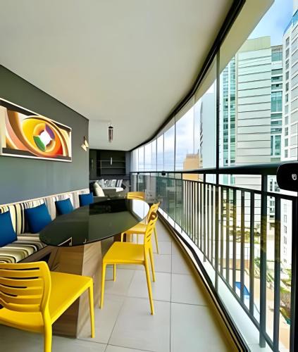 Vila Izabel Apartment | ESPLÊNDiDO, apto com suíte, ar cond, e garagem!
