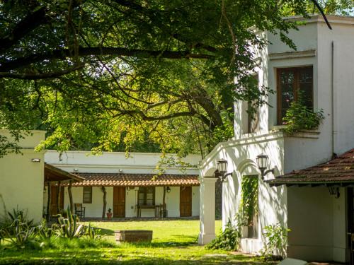 San Antonio de Areco Hotel | Estancia La Cinacina