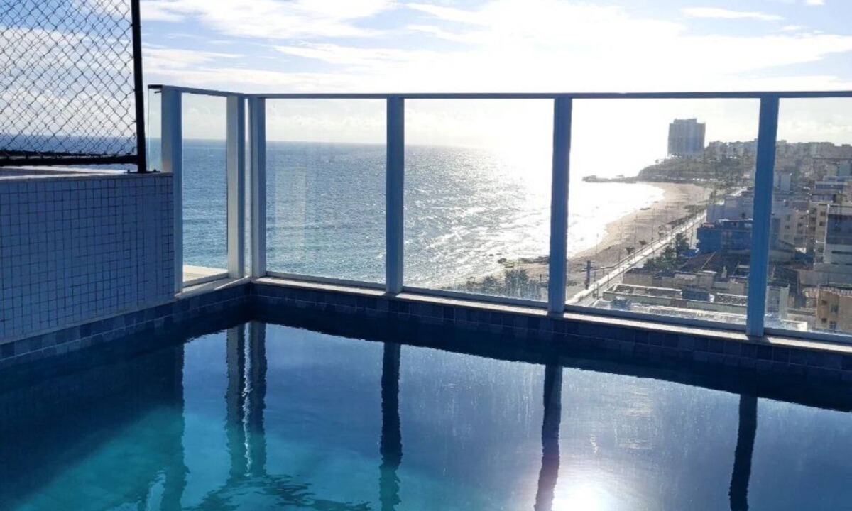 Amaralina Apartment | Exclusive and comfortable. Deluxe, ocean view, for executives and discerning guests. SM