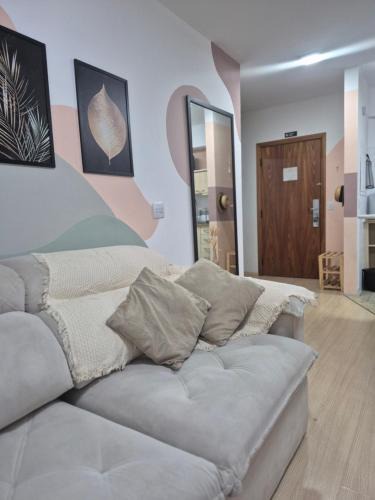 Alphaville Industrial Apartment | Flat completo e bem localizado em Alphaville com garagem e Alexa