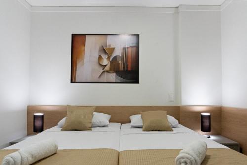 Centro Apartment | Flo - 106 Central novo 2 quartos com Ar- Q e F home office