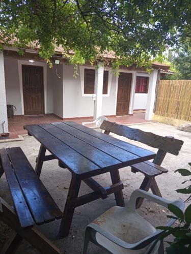 Santa Teresita Apartment | Forza e avanti