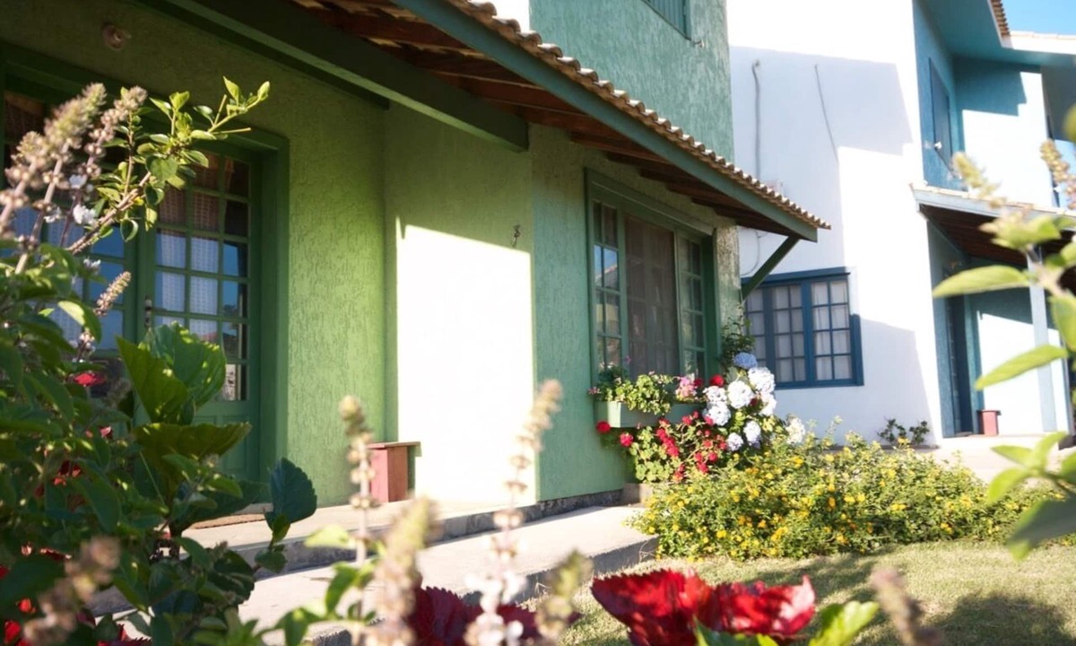 Garopaba House | Girassóis Condominium - Casa Verde (Close to everything - No pets allowed)
