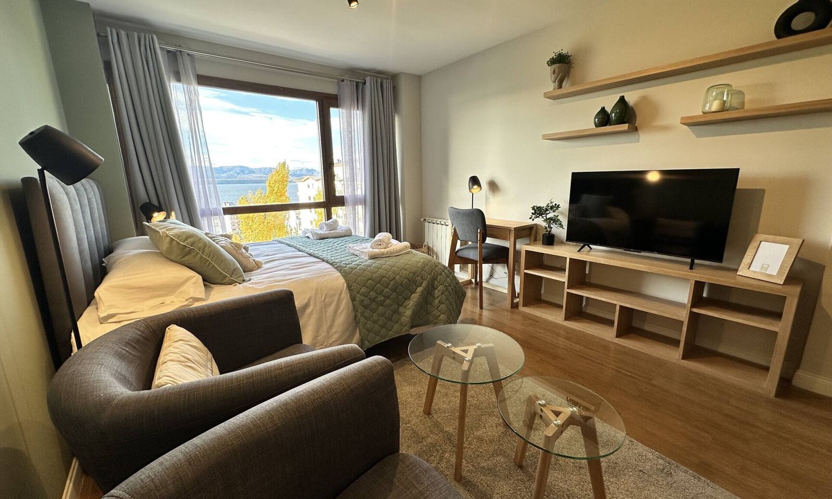 Centro Apartment | Grinly with lake view and parking in Bariloche