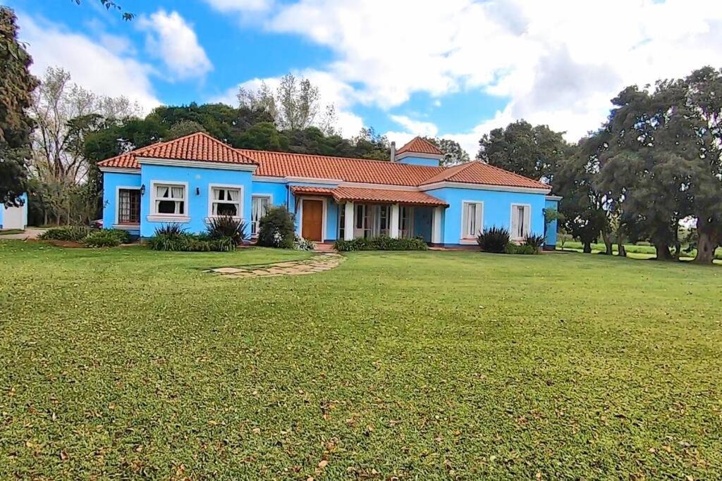 Chivilcoy Villa | Hermosa casa de campo con piscina y gran parque