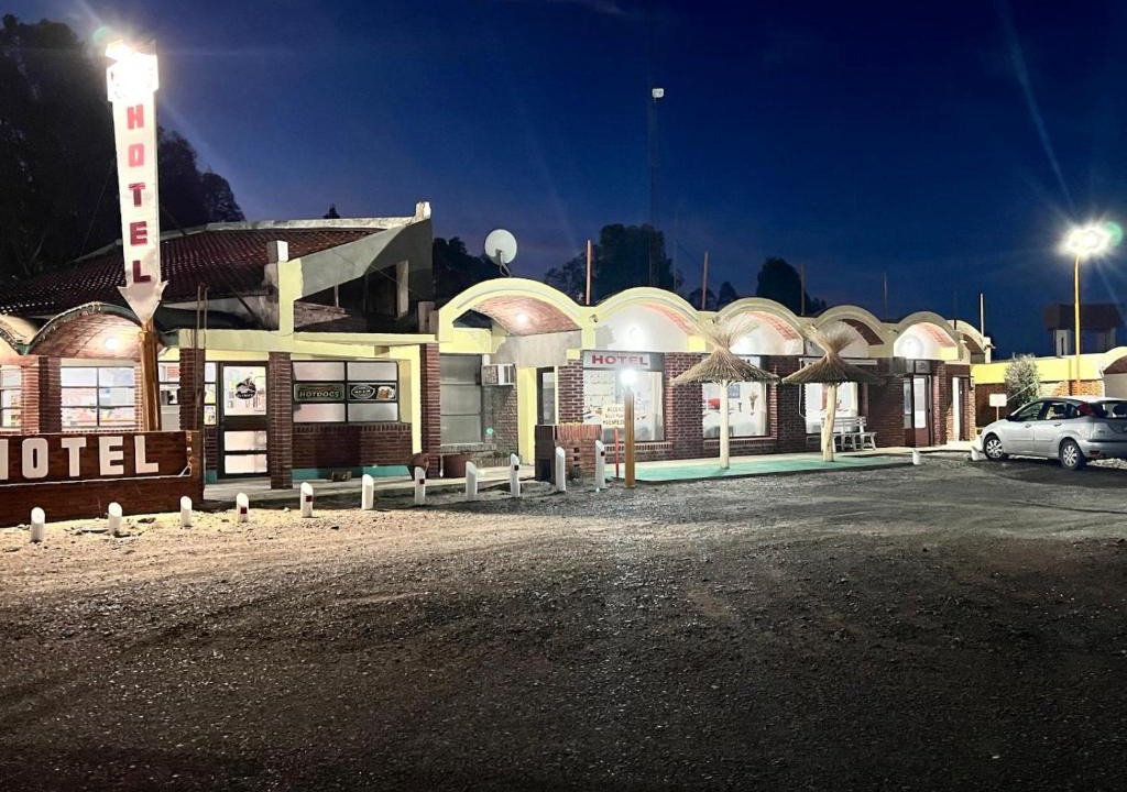 San Antonio Oeste Hotel | Hotel El Colonial