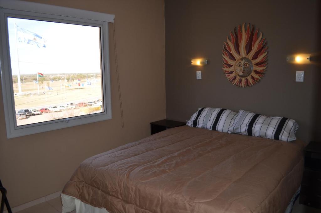 Frias Hotel | Hotel Llota Queens en Frias