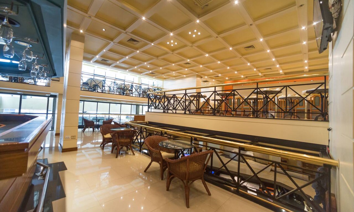 La Perla Hotel | Hotel Versailles