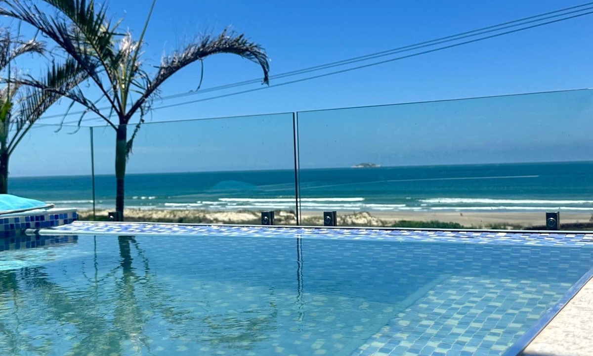Laguna House | House in Laguna - Jacuzzi and Fireplace near the sea - with complete leisure area!