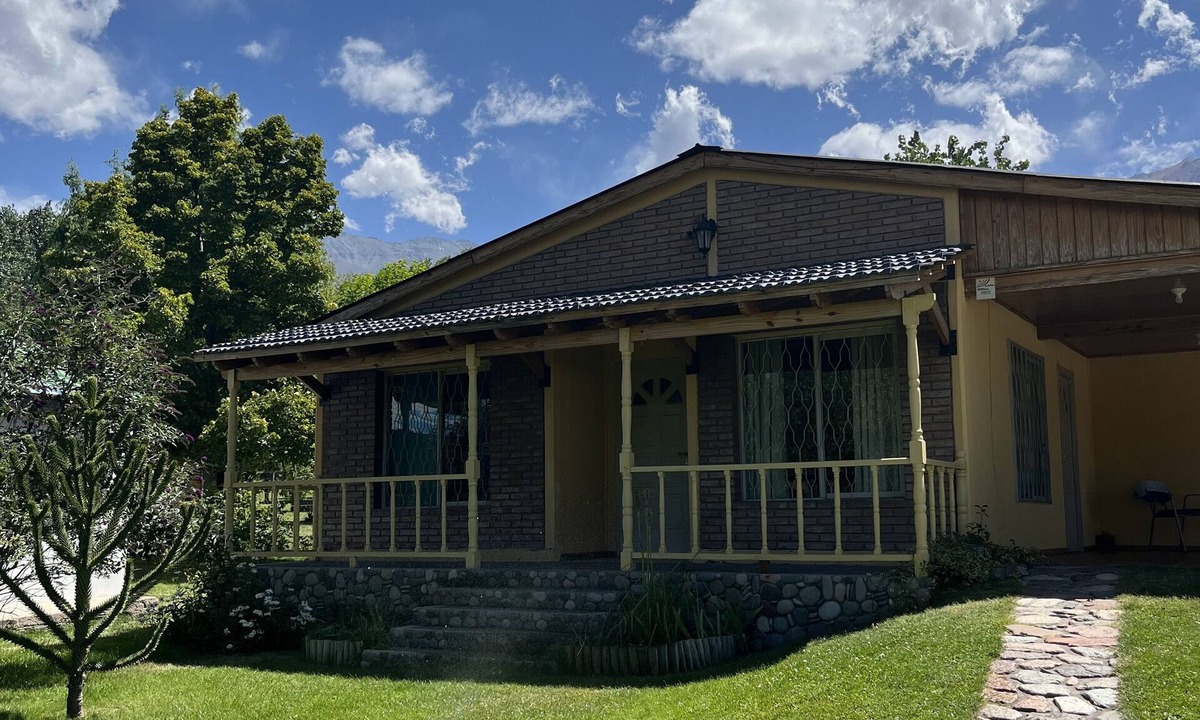 Salto House | House in the mountains a few meters from a beautiful stream.