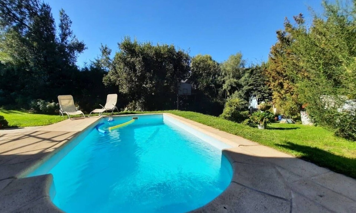 La Villa House | House with swimming pool, easy access, a few meters from downtown.
