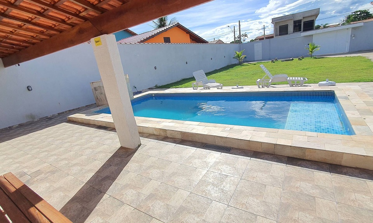Balneario Gaivotas House | House with swimming pool large yard 2 blocks from the sea