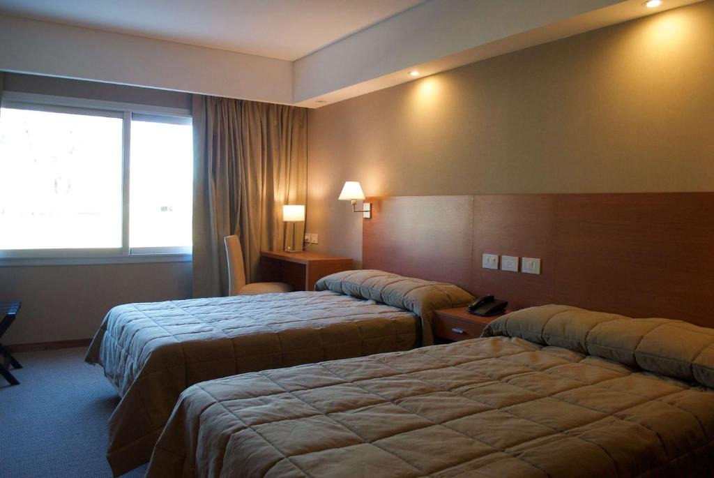 San Pedro Hotel | Howard Johnson Marinas & Resort