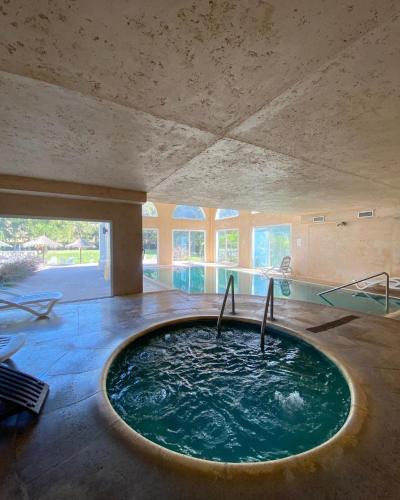 Pilar Centro Hotel | Howard Johnson Pilar Resort Spa & Convention Center