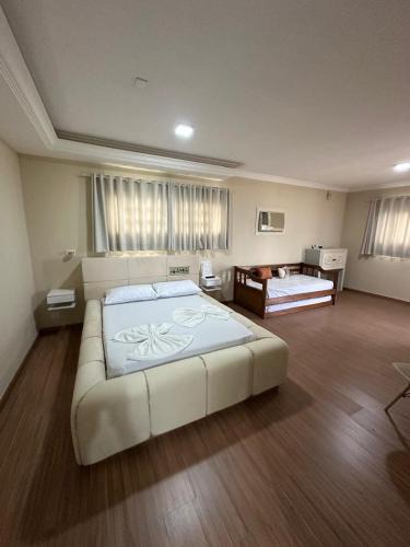 Jacarezinho Hotel | Johnnys motel hotel
