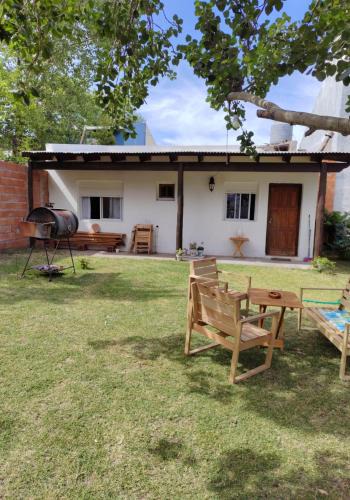 Monte Hermoso House | La Casita De Atras